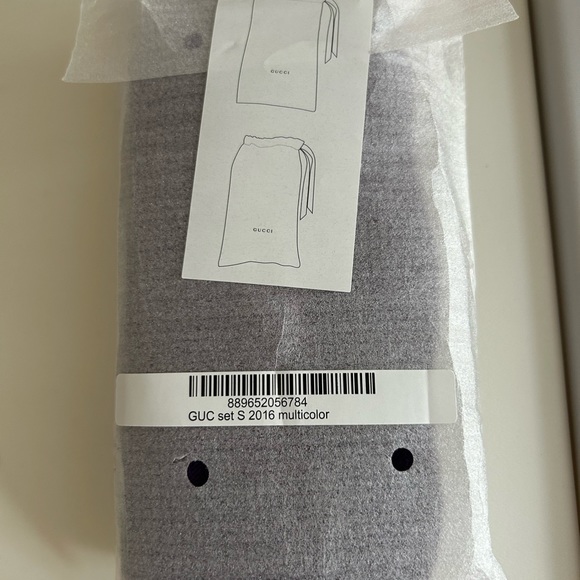 Gucci red velvet case - Picture 2 of 2